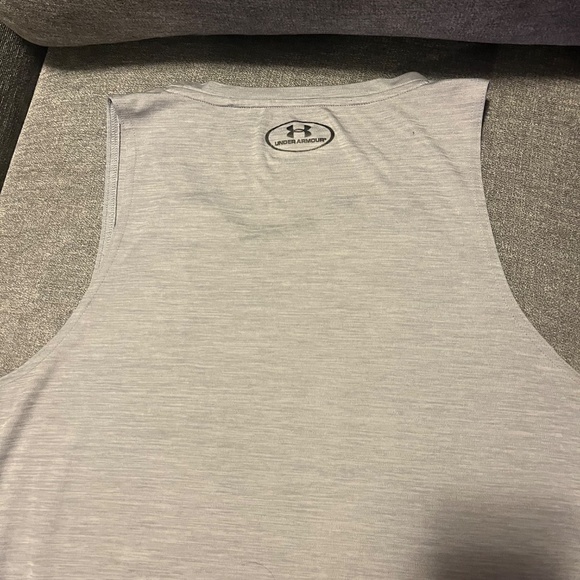 Under armour heat gear athletic fitted mens tank top. Large - Picture 2 of 4